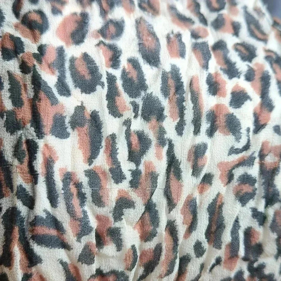 *Free With Purchase*Leopard print scarf - Picture 4 of 6